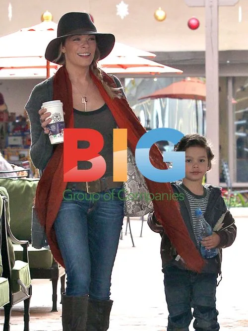 LeAnn Rimes shopping with family in LA