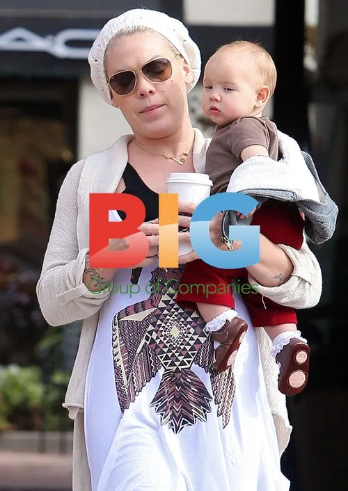 Pink and Daughter Willow at LA Park