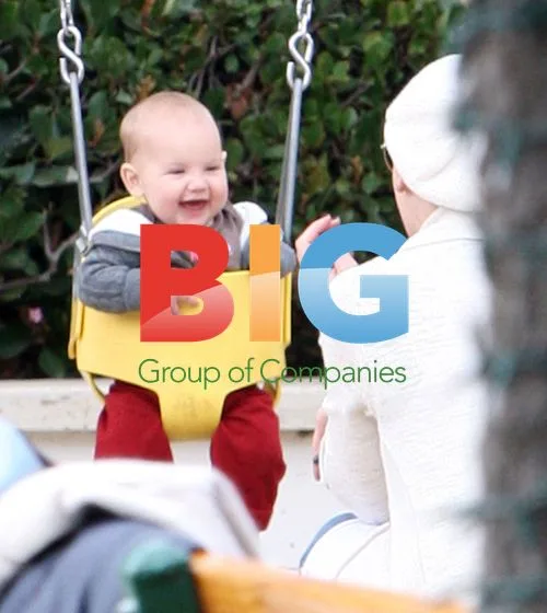 Singer Pink with daughter Willow at park