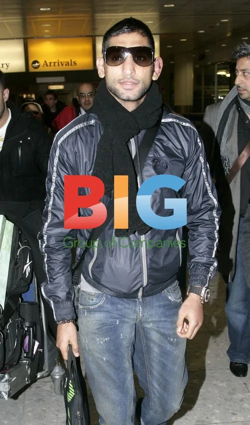 Boxer Amir Khan Returns to UK