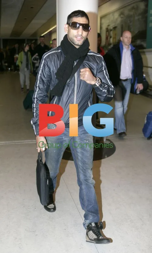 Boxer Amir Khan Returns to UK