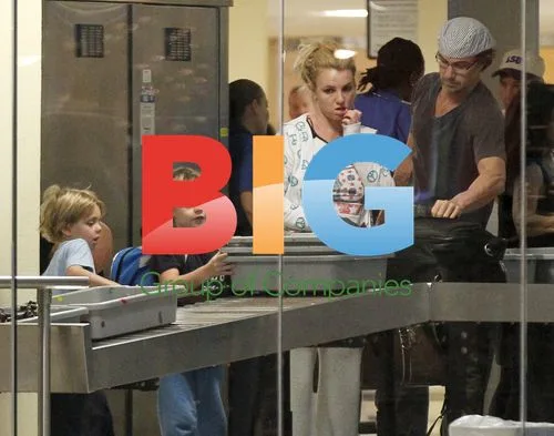 Britney Spears & Family at Airport