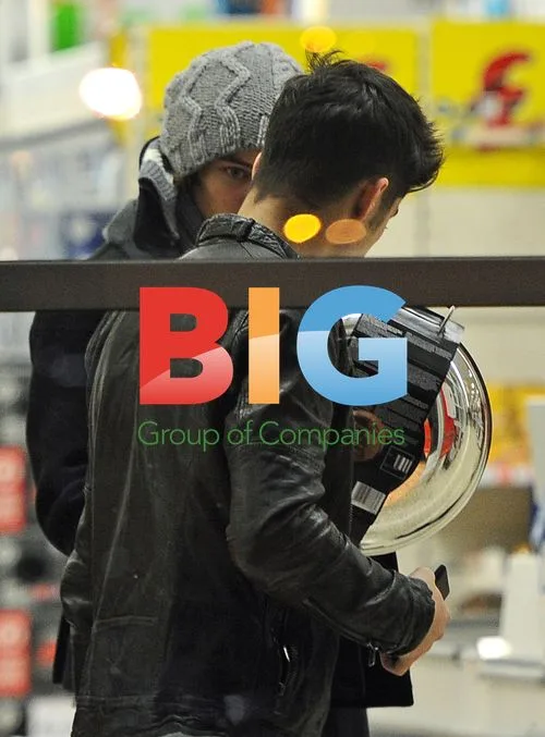One Direction Members Sign Autographs and Go Shopping