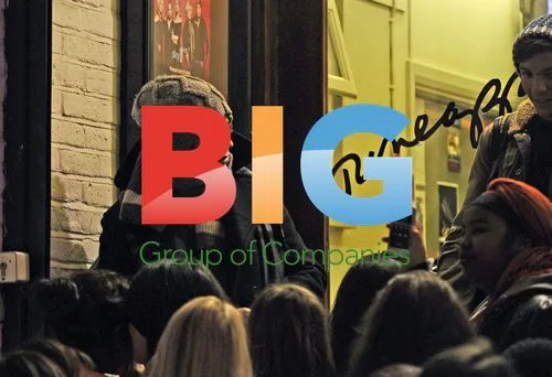 One Direction Members Sign Autographs and Shop