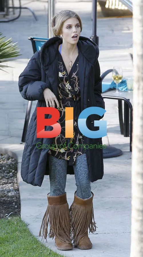 AnnaLynne McCord Films 90210 Pool Scene