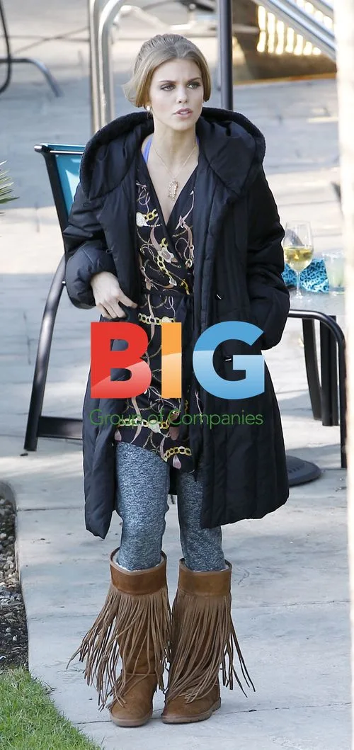 AnnaLynne McCord on 90210 TV set