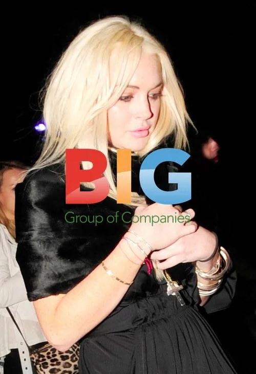 Lindsay Lohan and Ali at Jay Z Concert