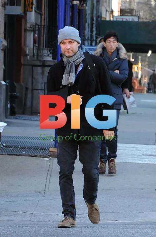 Liev Schreiber Walks in Arm Sling