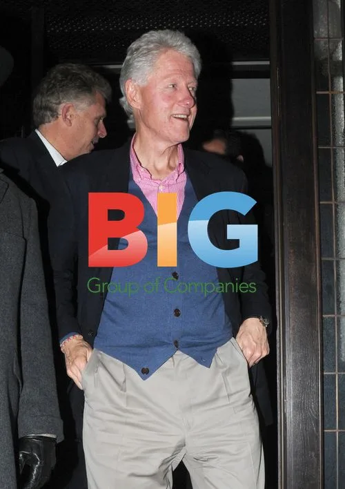 Bill Clinton Leaving Restaurant 34