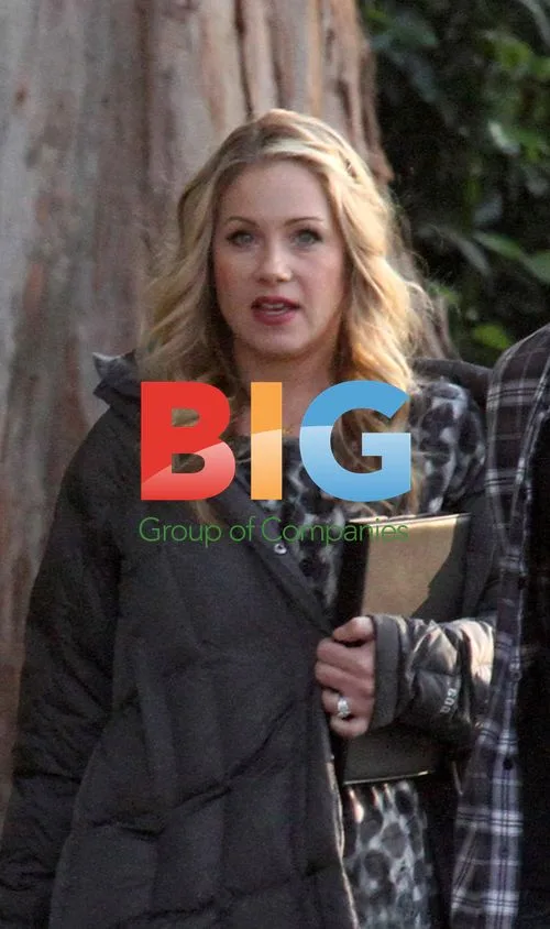 Christina Applegate on "Up All Night" set