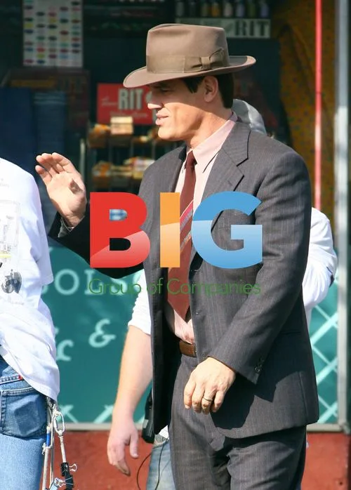 Josh Brolin on Gangster Squad Set