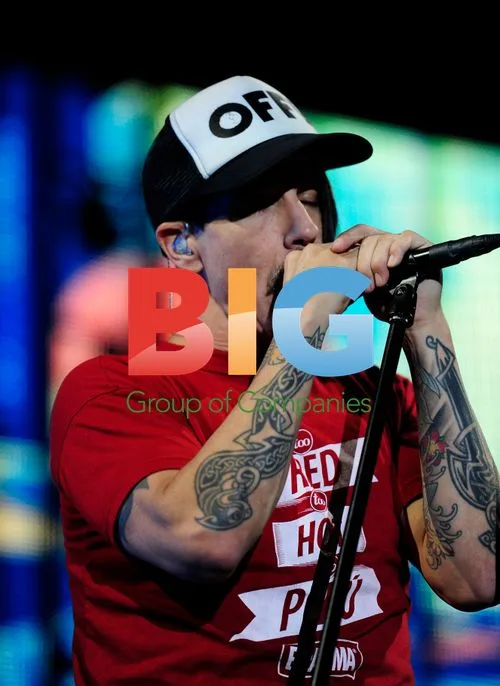 Red Hot Chili Peppers Perform in Barcelona