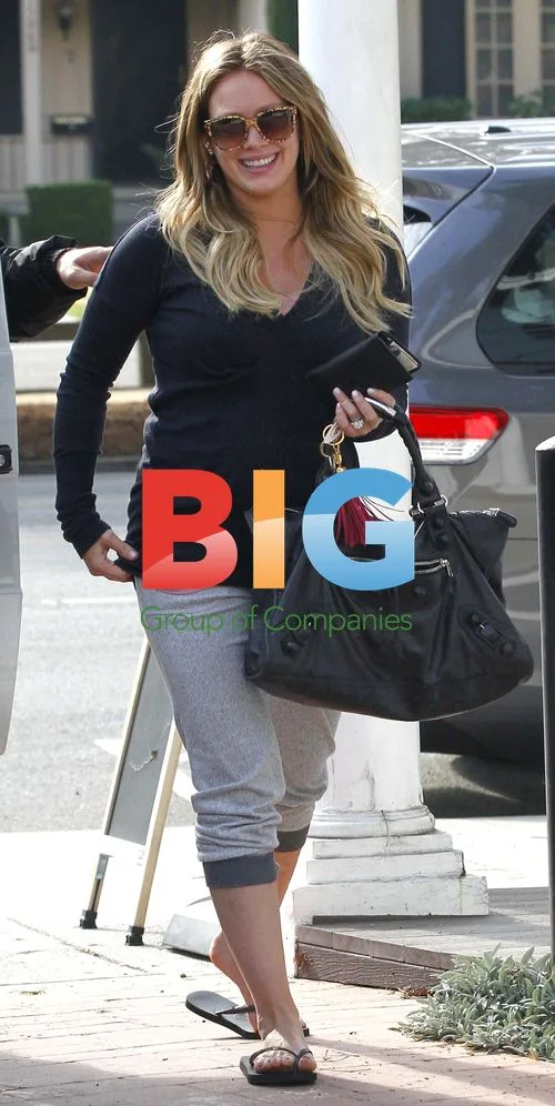Hilary Duff Leaves Pilates Class