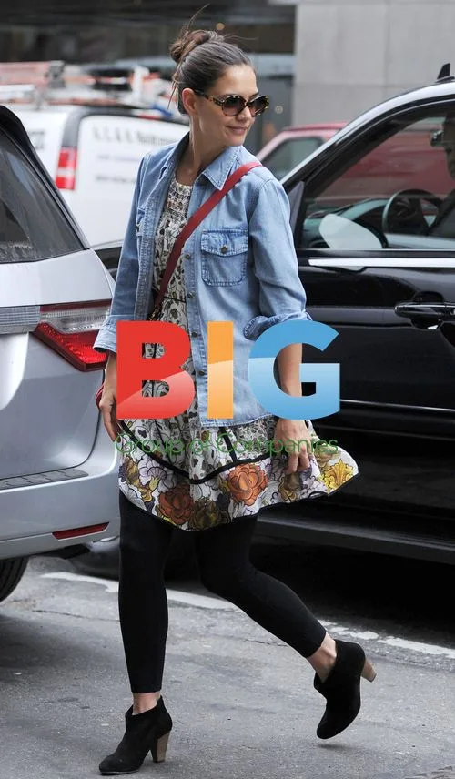 Katie Holmes Out in Manhattan