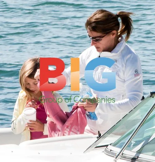Melinda Gates and daughter on boat in Sydney