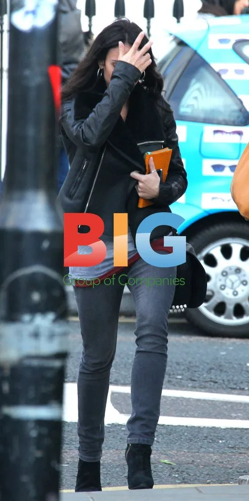 Christine Bleakley Struggles to Park Range Rover