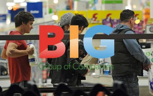 One Direction Members Sign Autographs, Shop at Tesco