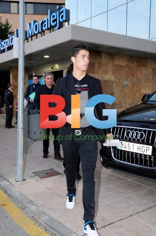 Real Madrid players deliver Christmas gifts