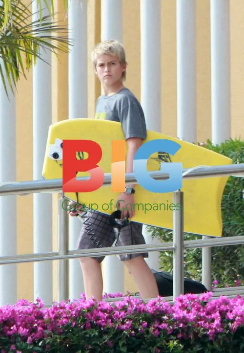 George Clooney with Cindy Crawford and Kids in Cabo