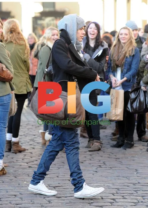 Harry Styles Meets Fans in London