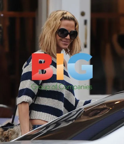 Sarah Harding Visits London Clinic