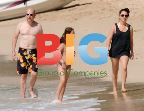 Avram Glazer Relaxes with Family in Caribbean