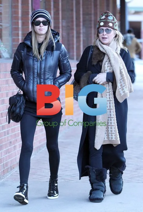 Nicky Hilton and Kathy Hilton Window Shopping in Aspen