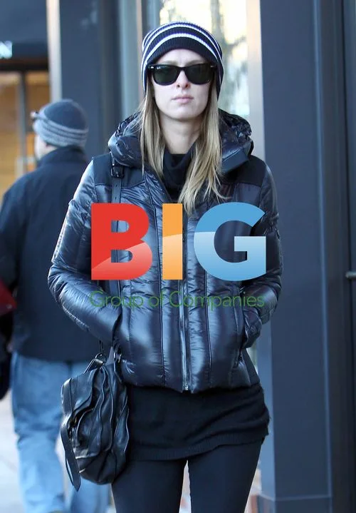 Nicky Hilton and Kathy Hilton window shopping in Aspen