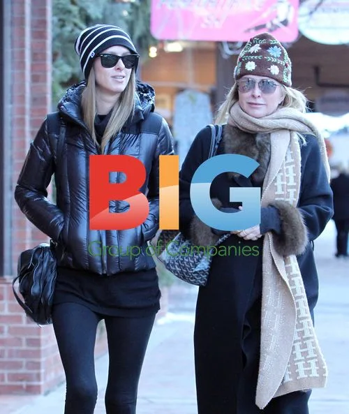 Nicky Hilton and Kathy Hilton Window Shopping in Aspen