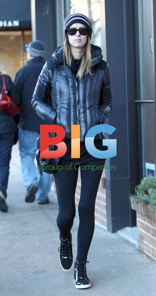 Nicky Hilton & Kathy Hilton Window Shopping in Aspen