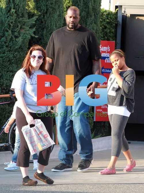 Shaquille O'Neal Christmas Shopping with Kids