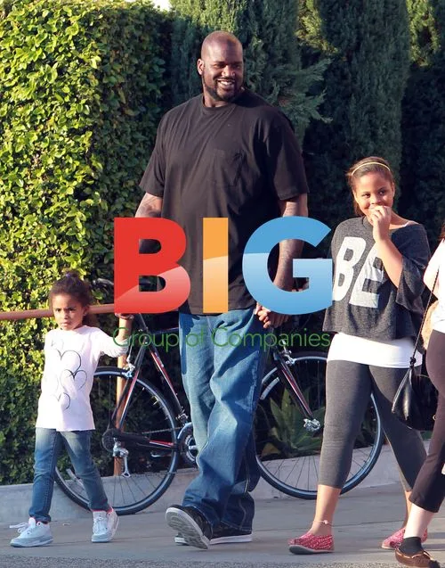 Shaquille O'Neal Christmas Shopping with Kids