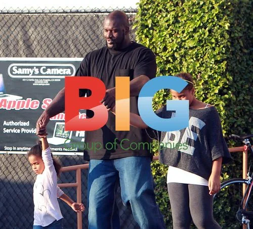 Shaquille O'Neal Christmas Shopping with Kids