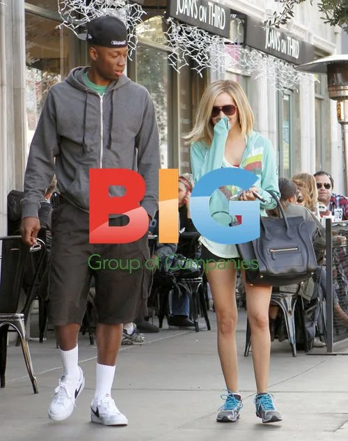 Ashley Tisdale Lunch Outing