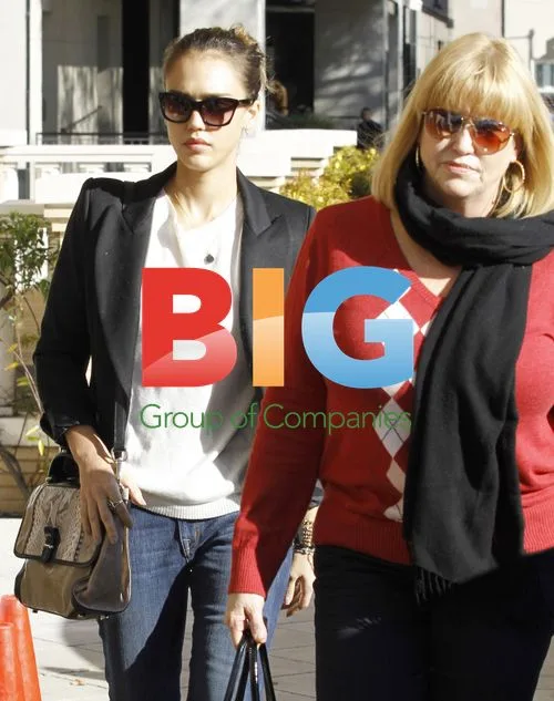 Jessica Alba and Mother Shopping in Beverly Hills