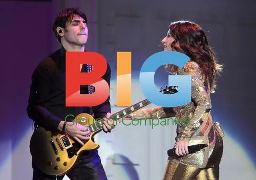 Laura Pausini Performs in Milan