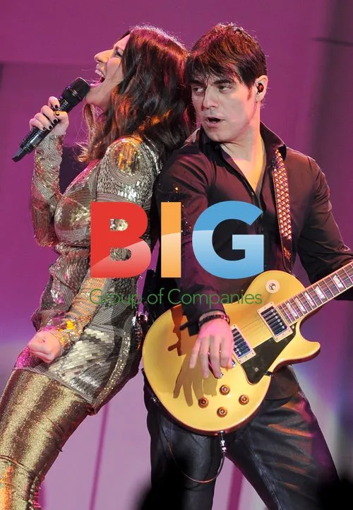Laura Pausini Performs in Milan