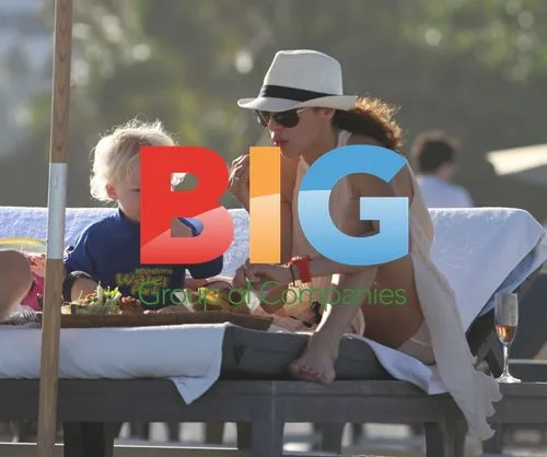 Lily Becker and son Amadeus enjoy Miami vacation