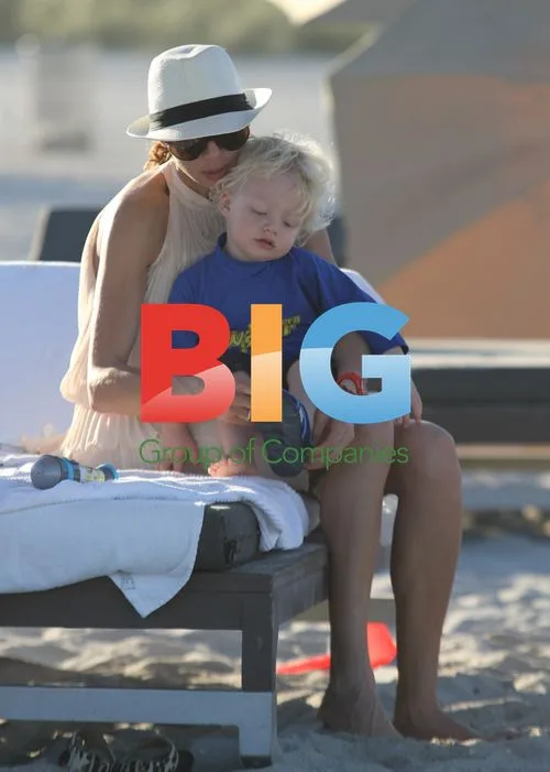 Lily Becker and son Amadeus enjoy Miami vacation