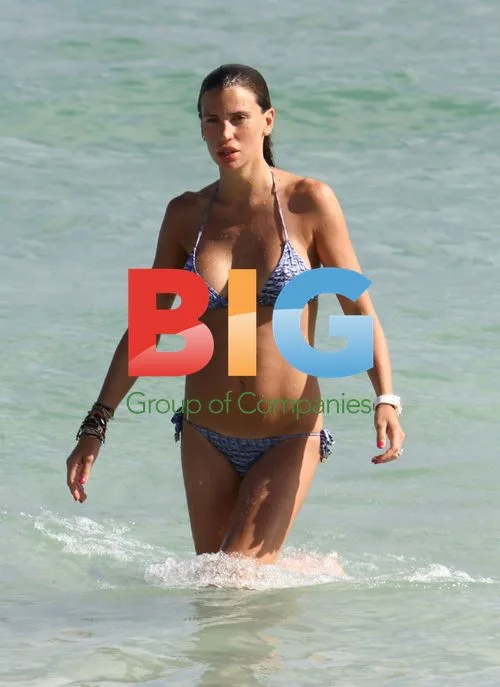 Paraguayan model Claudia Galanti and friends on Miami Beach