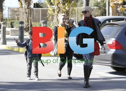 Gwen Stefani with sons at Griffith Park