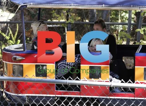 Gwen Stefani with sons at Griffith Park