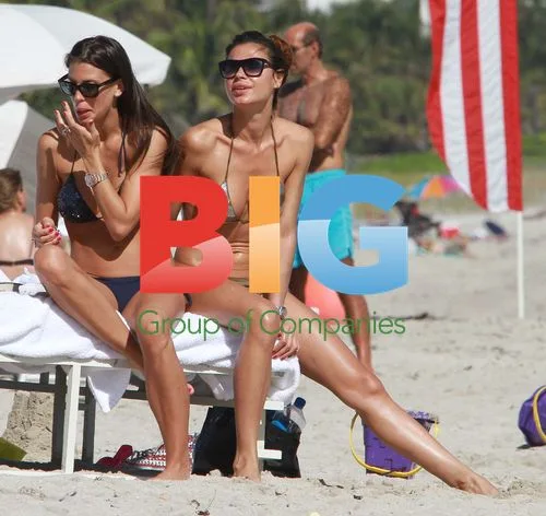 Claudia Galanti and Aida Yespica Beach Vacation