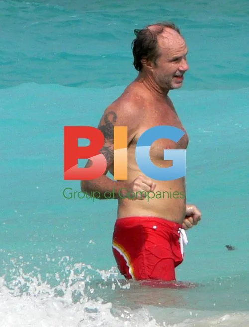 Chad Smith enjoys beach day with son in St. Barth