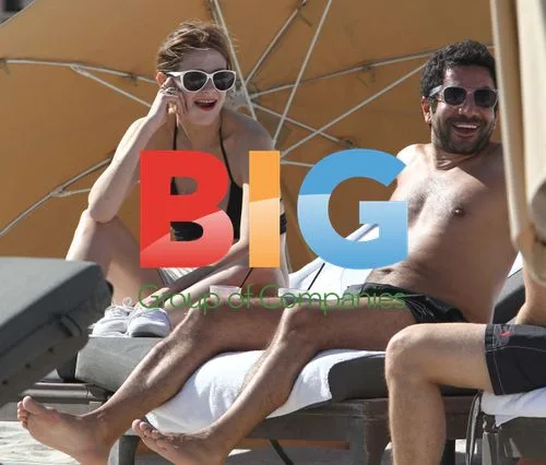 Mischa Barton Relaxes at Miami Beach