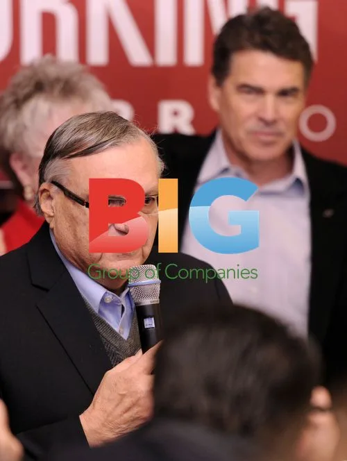 Arpaio Speaks at Perry Rally in Iowa