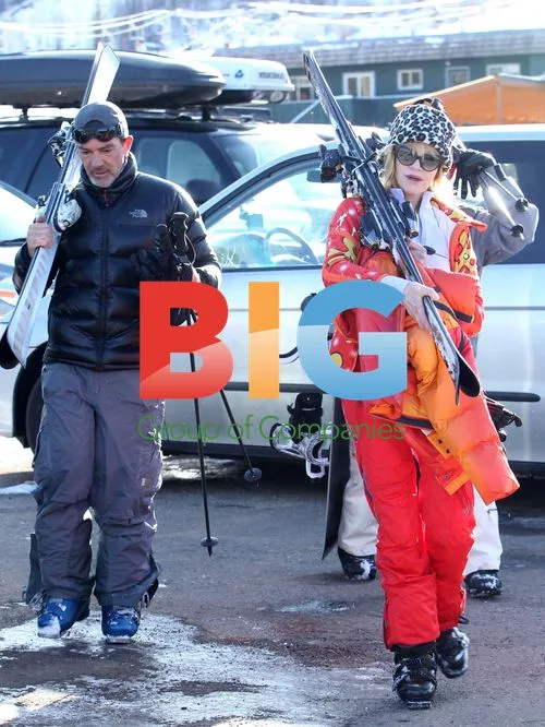 Melanie Griffith and Antonio Banderas Skiing in Aspen