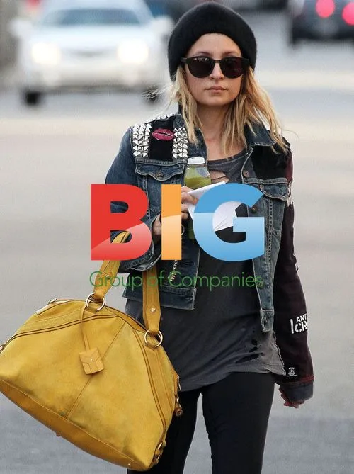 Nicole Richie Runs Errands in LA