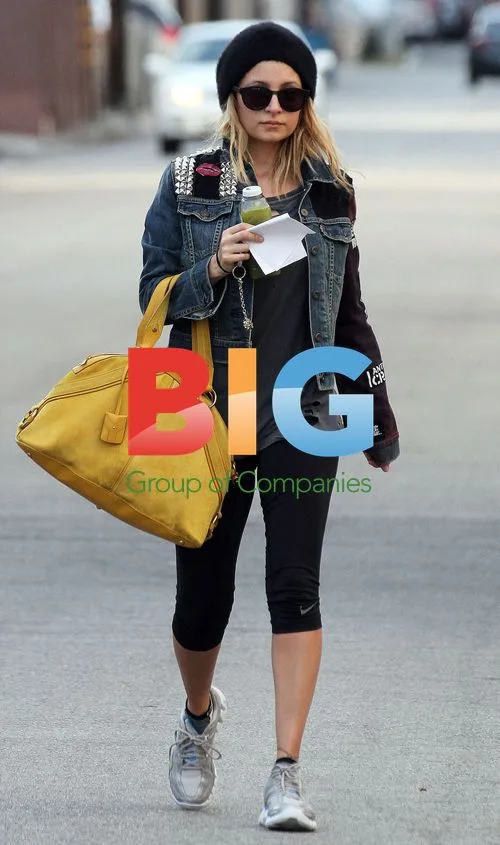 Nicole Richie Runs Errands in LA