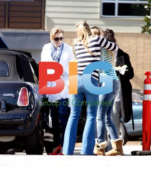 AnnaLynne McCord and Shenae Grimes on 90210 Set